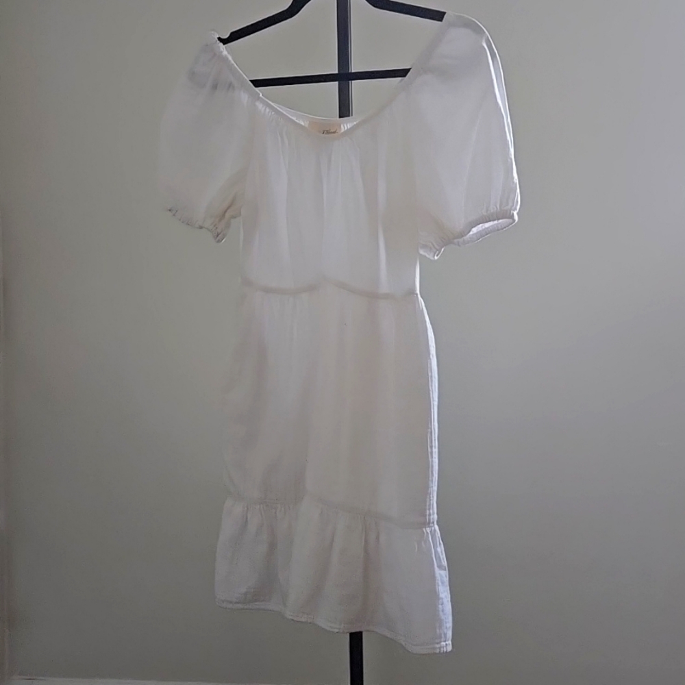 Gorgeous ruffled white dress from Universal Thread Co!